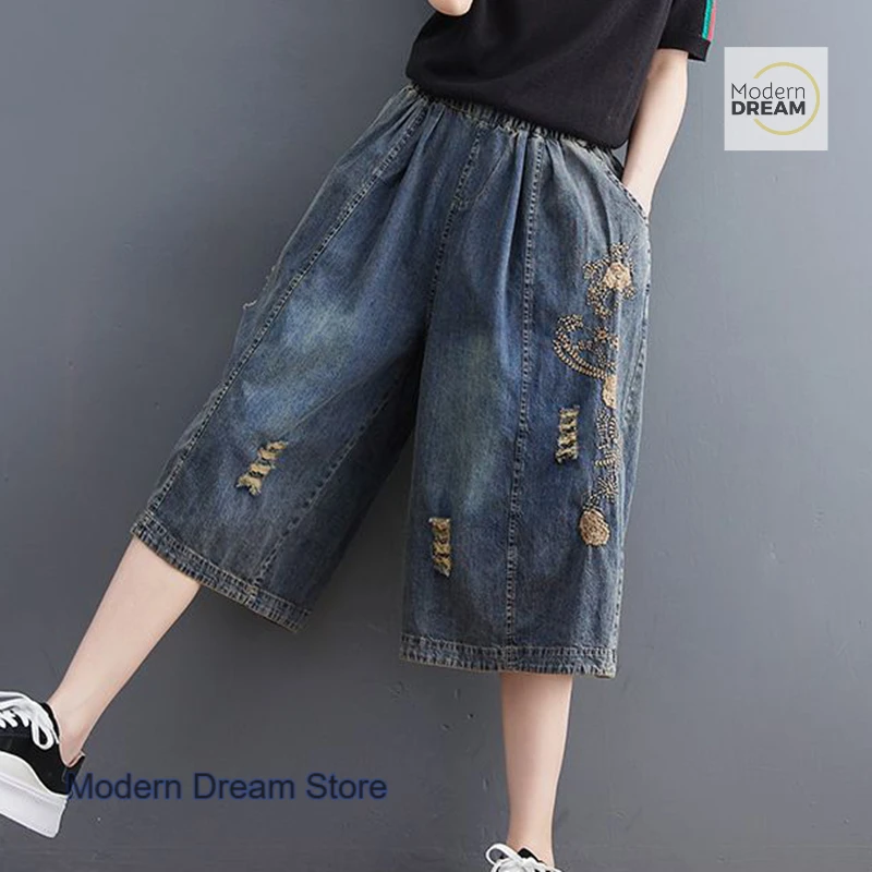 Pantalon en denim à jambes larges de style coréen pour femmes, nouveau pantalon court ample, slim, taille élastique brodée avec trous, été.