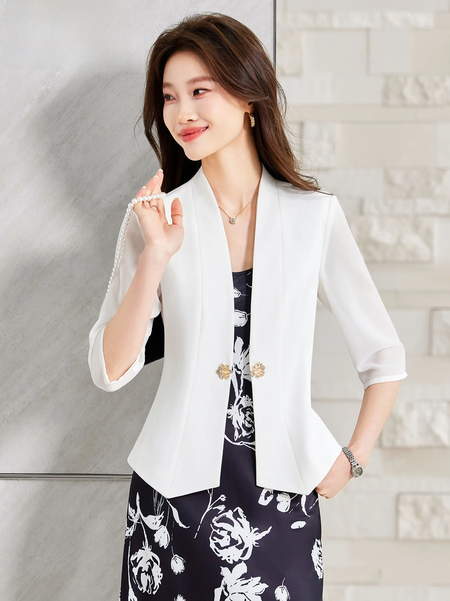 

White Svel Slim Fit Women's Suit Jaet Spring 2026 New Sle Seven-Quarter Length Thin Fabric Faionable Small Size