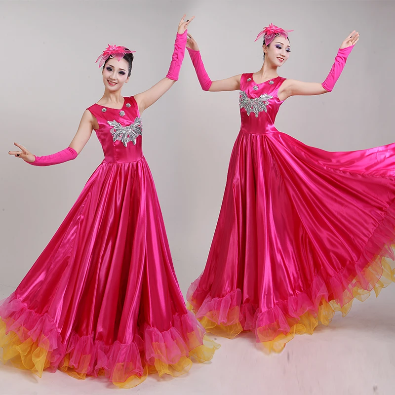 Costume de danse de la nation flamenco espagnole à jupe longue pour femme, robe d'ouverture, costume de performance, chœur sur scène, rouge trempé