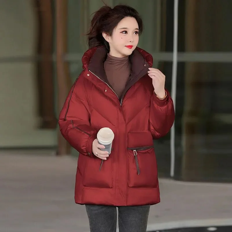 أسفل السترات النسائية سترات قصيرة سترة واقية دافئة القطن معطف مبطّن الإناث الخريف الشتاء 2025 موضة جديدة معطف الكورية المد