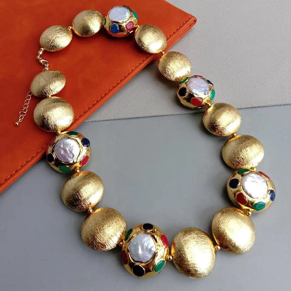 yygem 28mm Cultured White Coin Pearl Gold Plated 26mm Brushed Bead Necklaces Women Collar Choker Jewelry Mother'S Gift