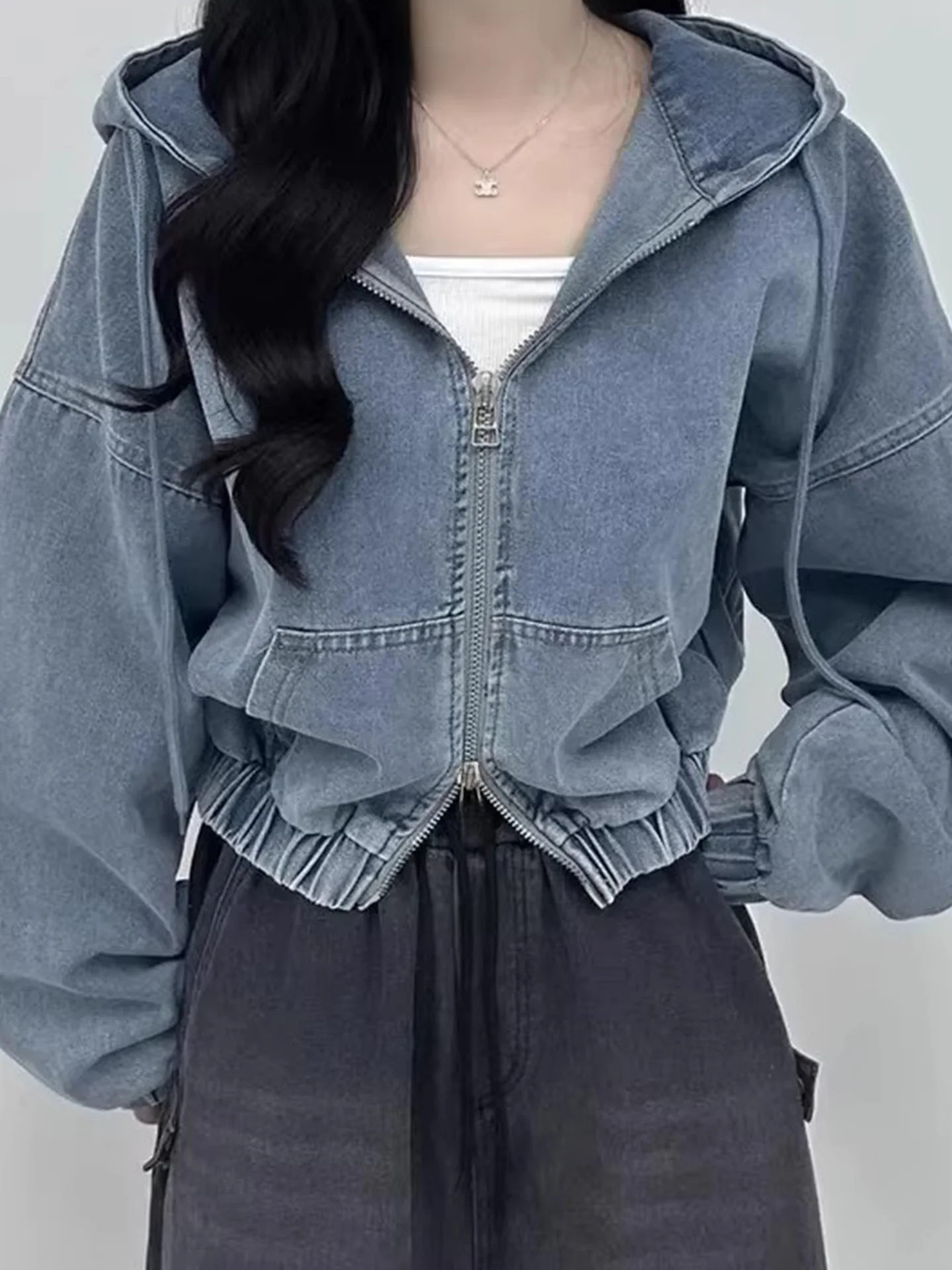 

Женская джинсовая куртка Liangliang Home Design с двойной молнией и капюшоном, укороченная, весенняя новинка, с утяжкой на талии, повседневная, для города