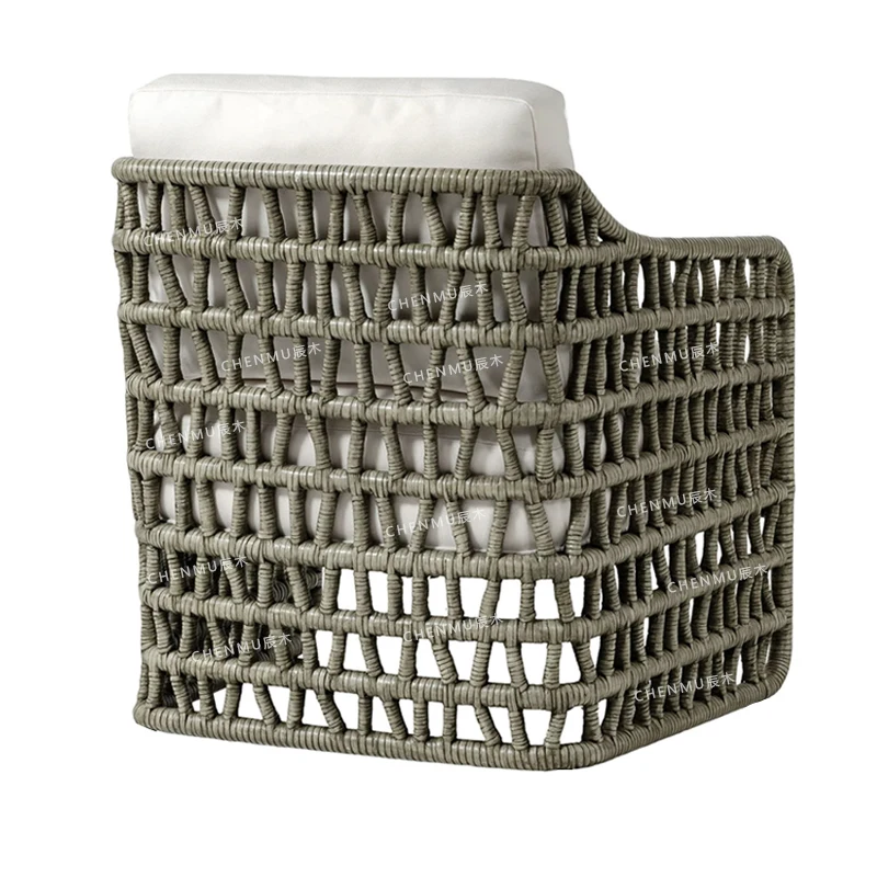 Nordischer einfacher Rattan-Sofastuhl, indonesisches echtes Rattan, einzelne handgewebte Homestay-Villa im Innenbereich, Freizeitbereich