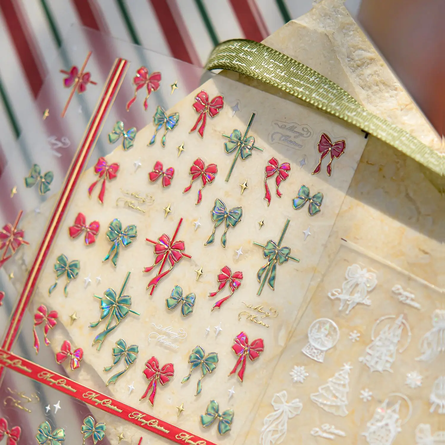 عيد الميلاد متأنق الشريط Bowknot كريستال الكرة ثلج ندفة الثلج الدب الجوارب شريط أبل ستار سانتا كلوز مسمار الفن ملصقات الشارات