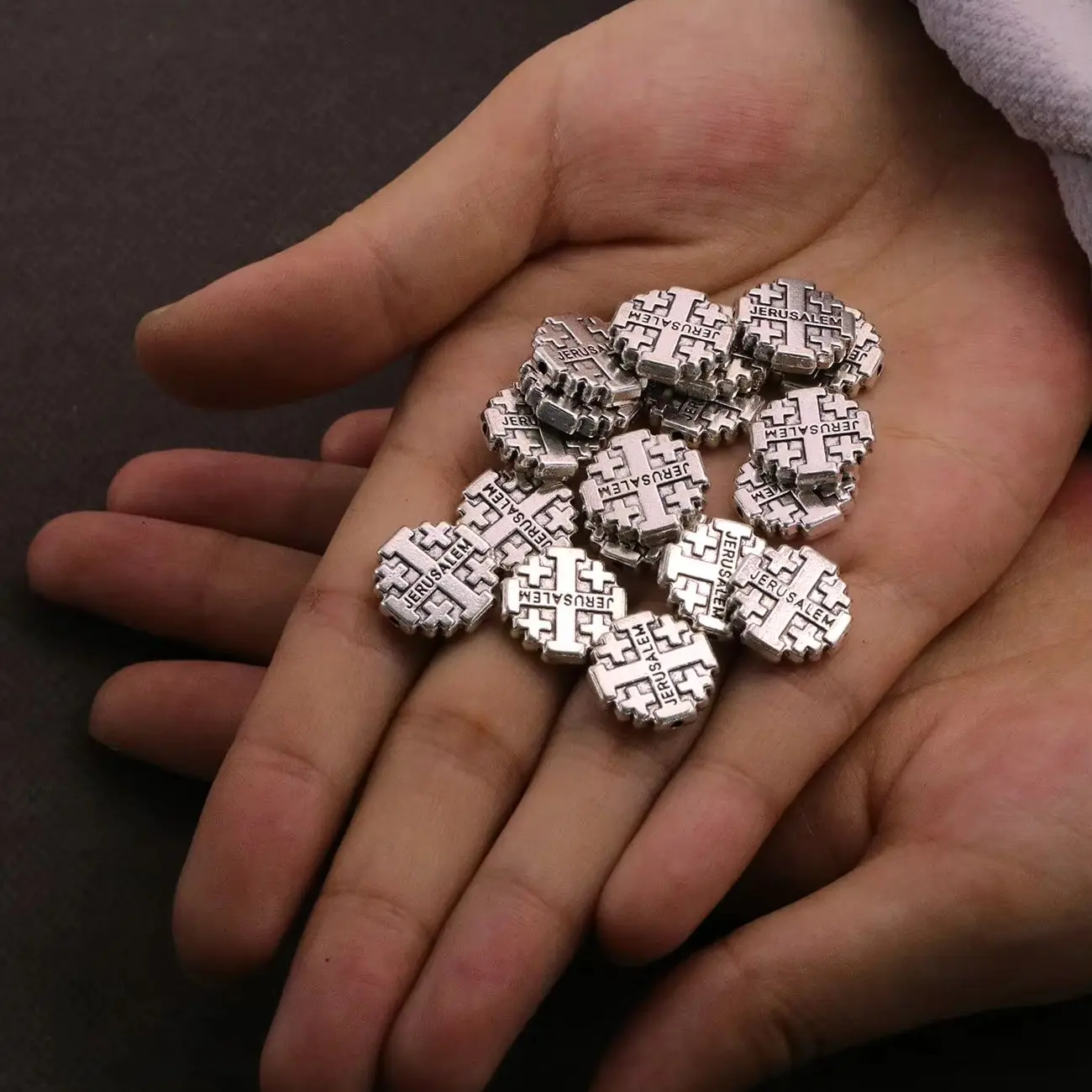 30 Uds. De cuentas sueltas cruzadas de Jerusalén, medalla cristiana Medieval, espaciador, conectores de cuentas para accesorios de fabricación de joyería DIY