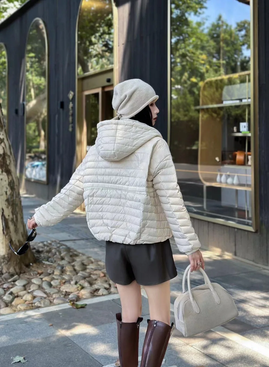2025 Winter Women's Down Jacket Commuter Hooded Loose Design Fashionable White Duck Down Jacket