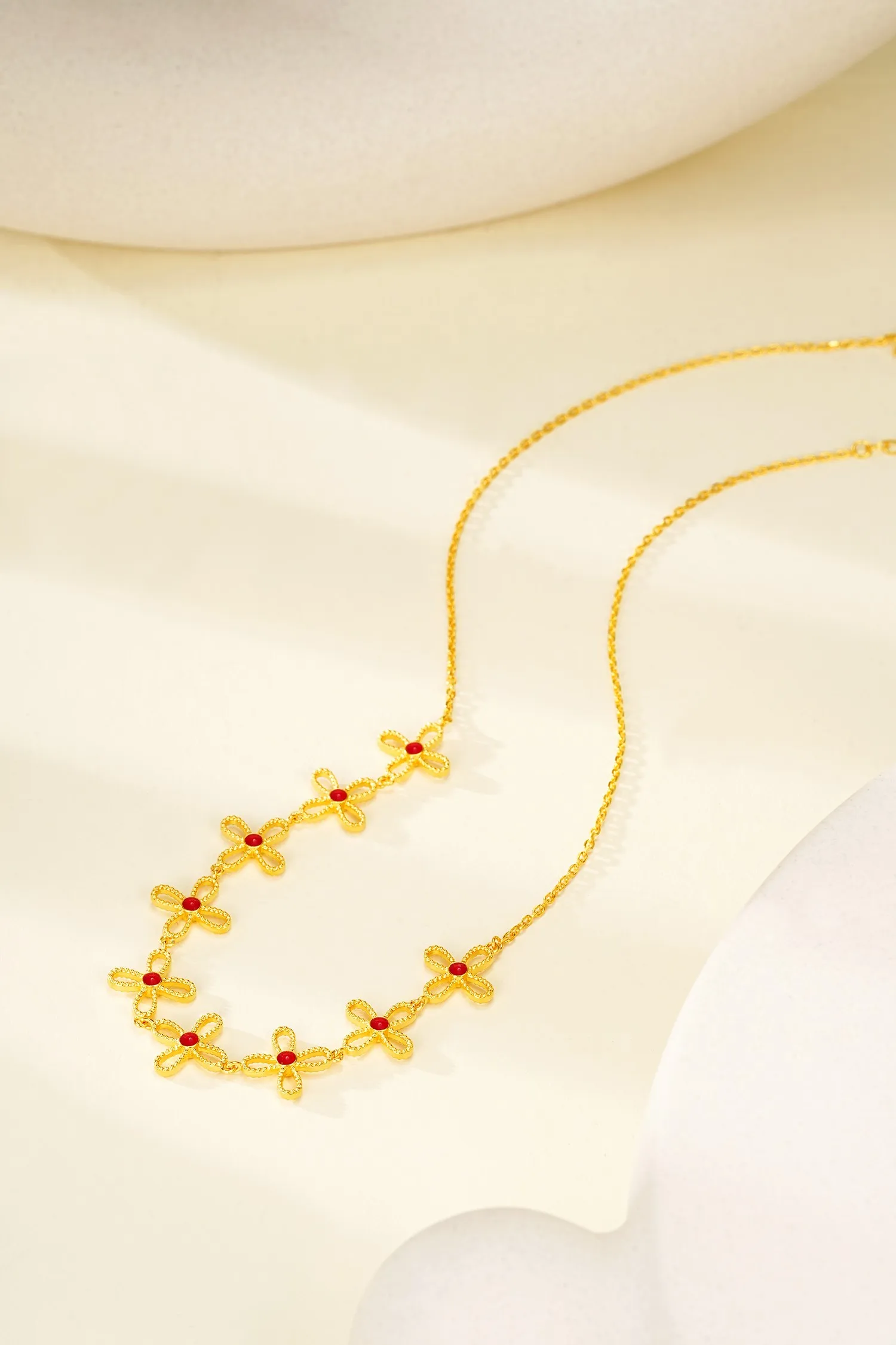 

Lium Gems 24k Gold vermeil Floral Pendant Necklaces Dainty Cosmos Flower Necklace Personalized Jewelry Birthday Gift