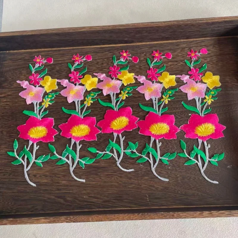 5 pieces of embroidered hot-melt fabric patches with plum blossom patterns, available in 4 colors