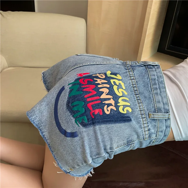 

Chic Colored Printed Letter Hole Denim Shorts 2024 New Women's Summer High Waisted Hiphop Shorts Sweet Cool Spicy Girl Hot Jeans