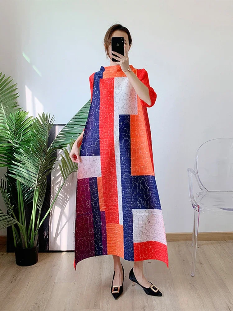 

LANMREM Pleated Long Dress For Women Turtleneck Large Hem Loose Color Block Printing Dresses Female Fashion 2024 New 2M387