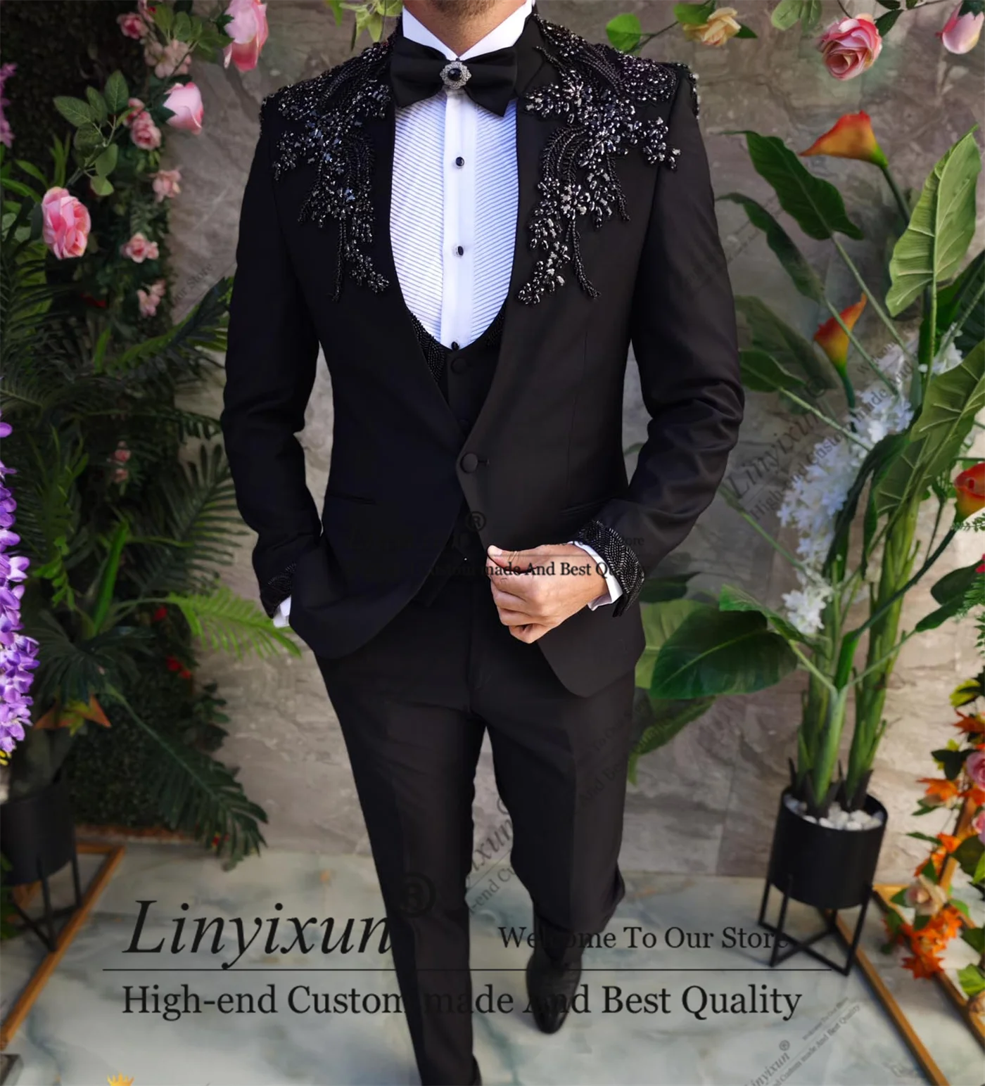 Luxurious Rhinestones Tuxedos Men Suits Peaked Lapel Groom Party 3Pieces Wedding Male Prom Blazers Customized trajes para hombre