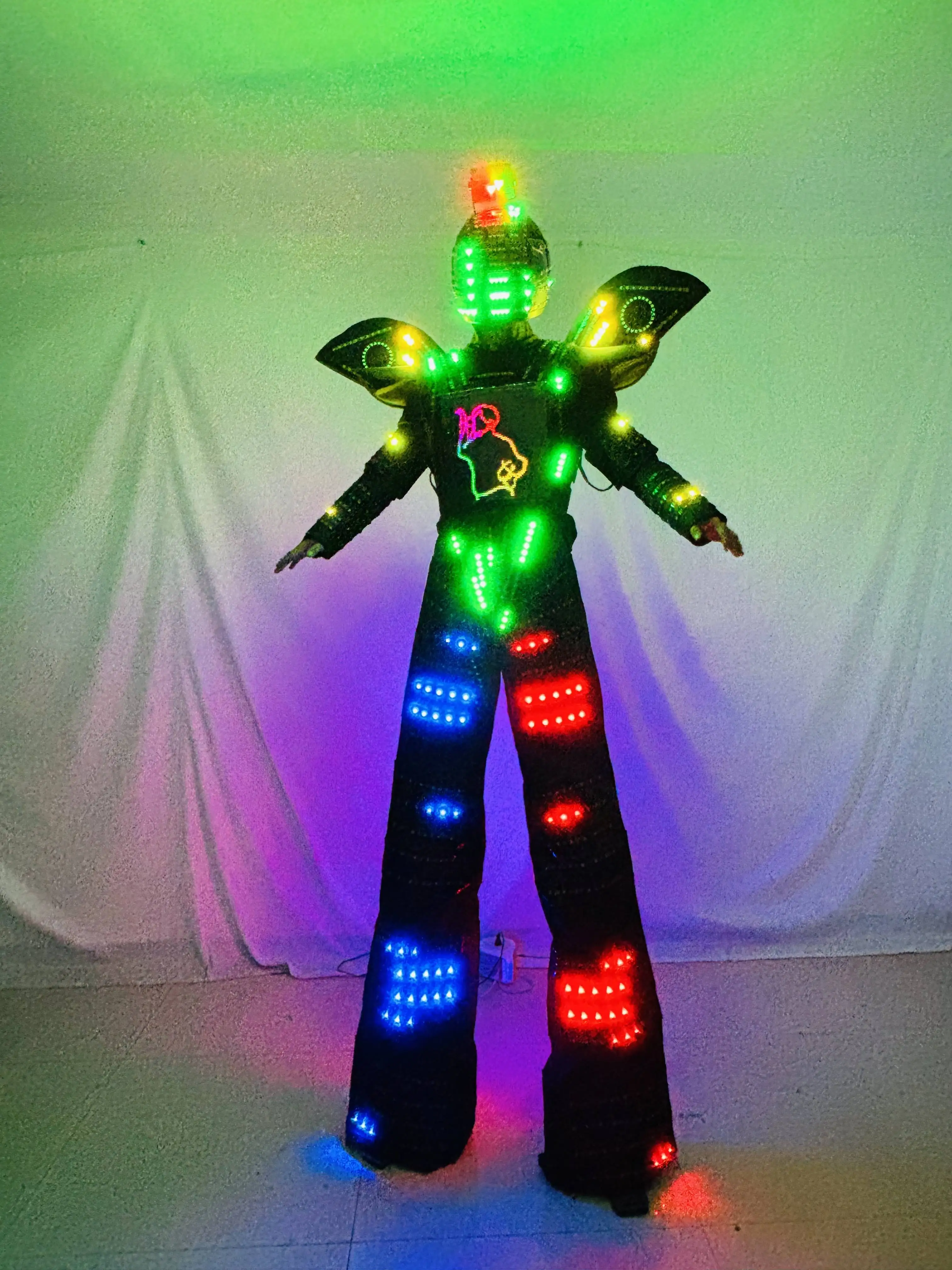 LED Stilts Walker Robot Costume Luminous LED Clothe Full Color Change Celebrating Electronic Music Party Show Event Suit Kryoman