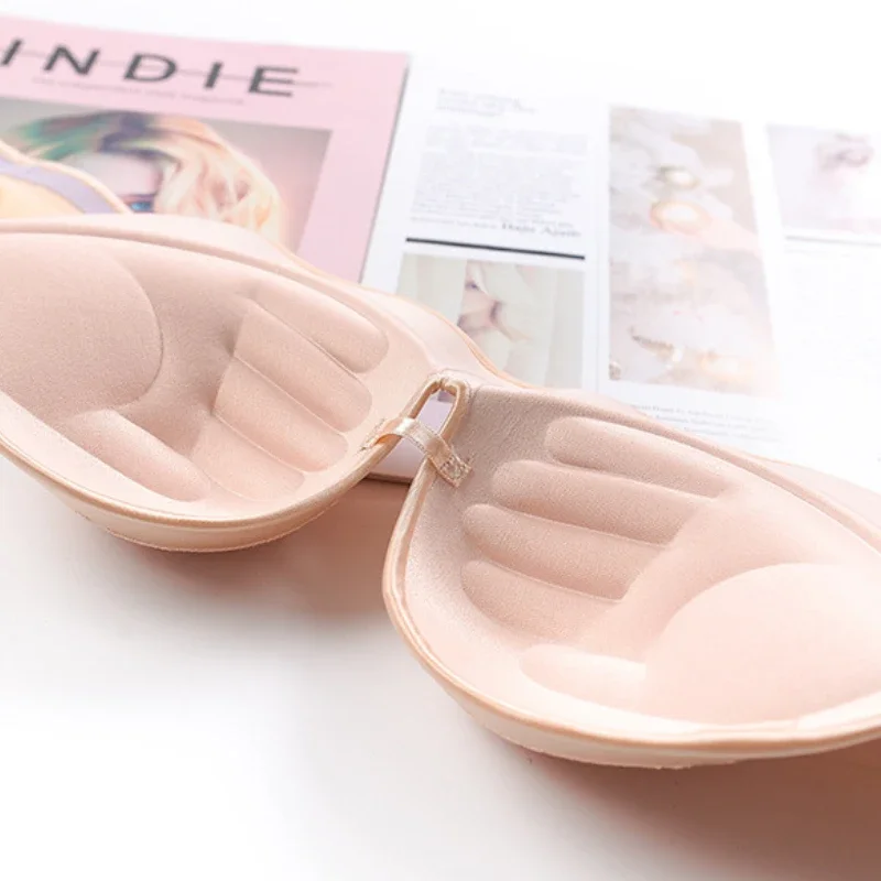 ผู้หญิงเซ็กซี่ Bra ไร้สาย Super Push Up Bralette ที่มองไม่เห็น Backless เล็กดอกไม้เย็บปักถักร้อย Ultrafine Bra