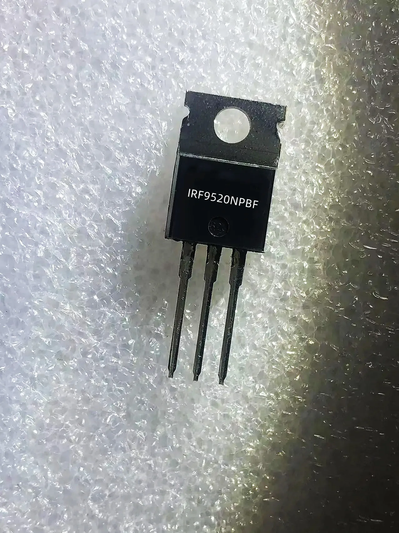 1PCS IRF9520NPBF TO-220 Original Spot IRF9520NPBF Professional Electronic Component Allocation List