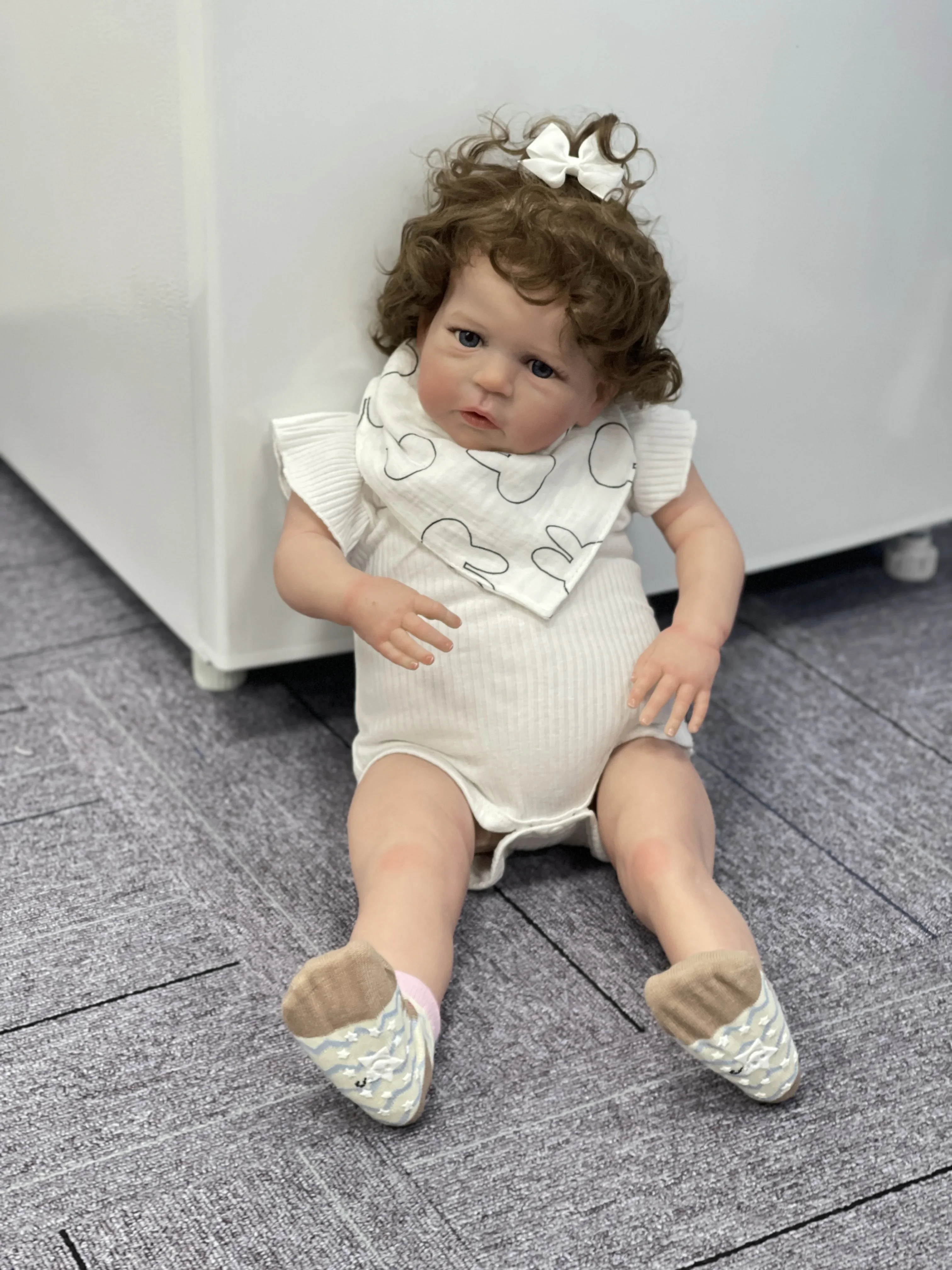 Sandie 60CM Zacht Katoen Lichaam Levensechte Reborn Pop Meerdere Lagen Schilderen 3D Huid Zichtbare Aderen Met Handwortel haar