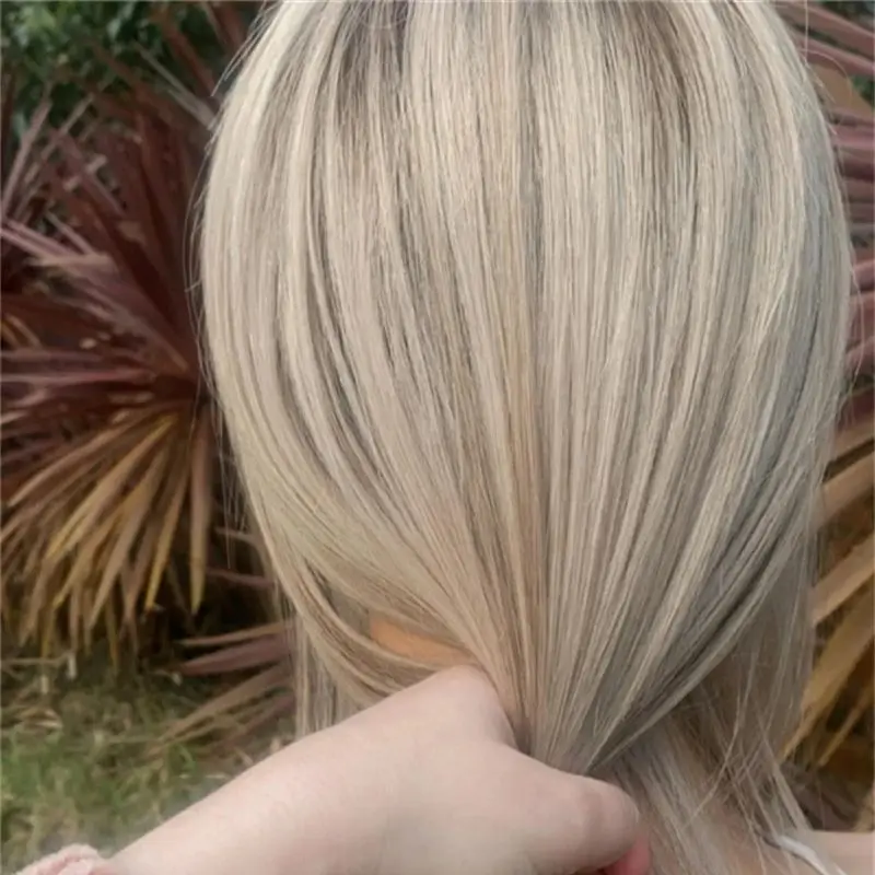 Ombre popielaty blond bezpieczna na ciepło koronkowa peruka syntetyczna z grzywką realistyczna linia włosów peruka dla kobiet Alopecia Hairloss Cosplay/impreza