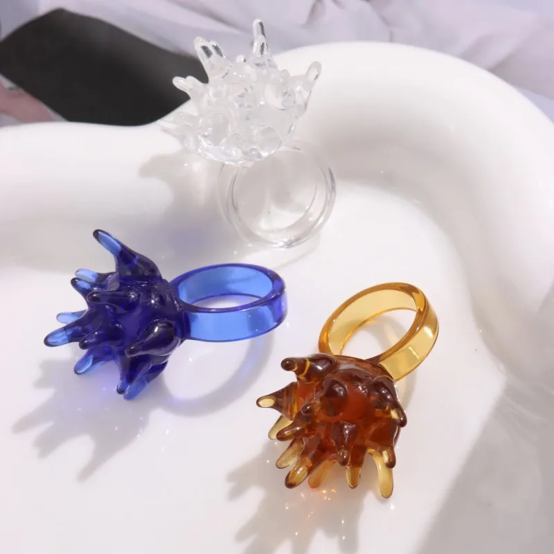 HANGZHI Colorful Clear Spikes Sea Urchin Ring 2024 Spring New Unique Resin Ring for Women Girl gioielli personalizzati per feste alla moda