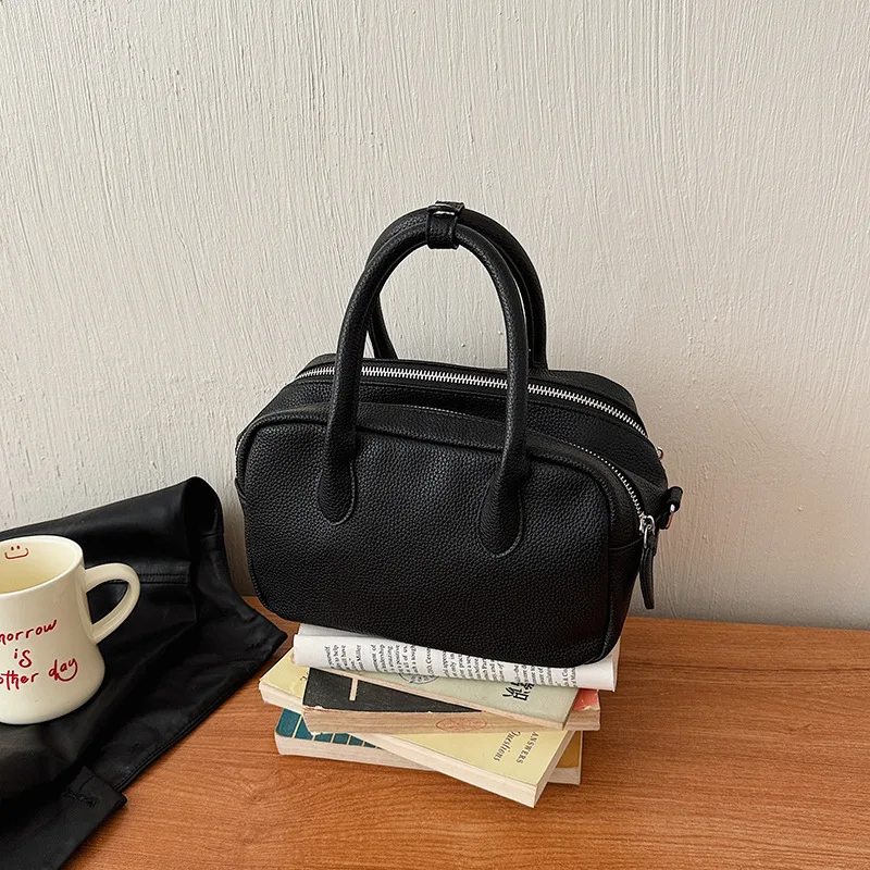 Fashionable and Sophisticated Boston Bag, Large Capacity and Versatile Commuter Handbag, Women's Single-shoulder Crossbody Bag view 3