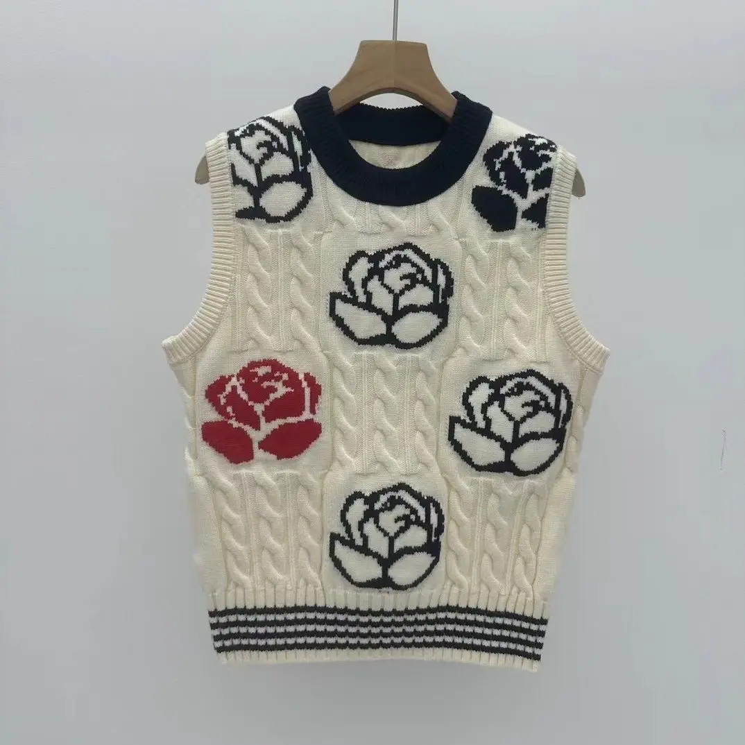 2025 simple casual fashion new women's waistcoat sweater vest heavy knitting sleeveless sweater vest to wear