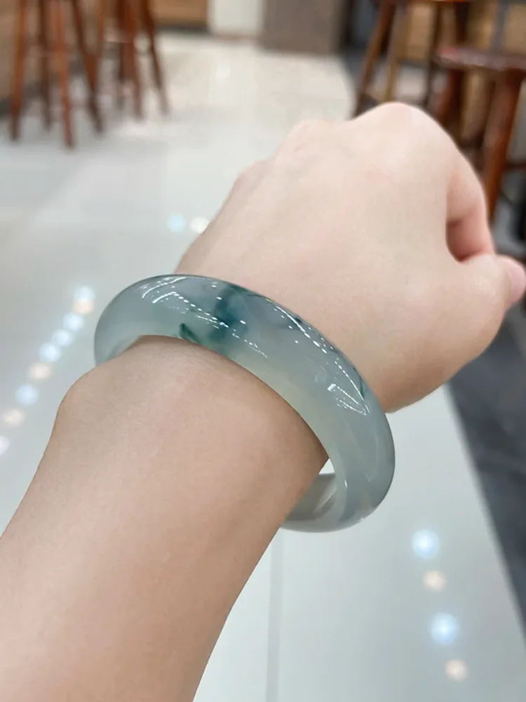 High-end jadeite , ice-grade bright green with floral patterns, noble lady bracelet, natural Burmese violet jade bracele