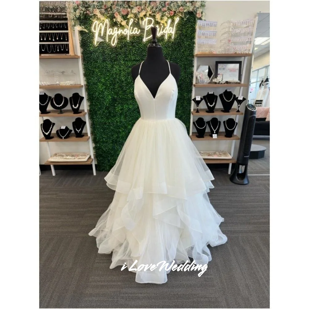 

White V-Neck Prom Dress 2025 Spaghetti Strap Sleeveless A-Line Multi-Layered Pleated Floor-Length Wedding Party Dress Customized