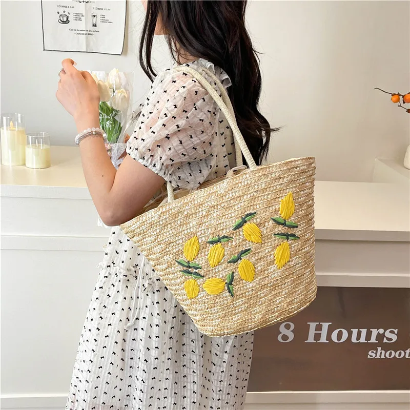 

Women's Braided Straw Shoulder Bag Handmade Natural Rattan Purse Boho Chic Beach Tote Crossbody Bag Summer Vacation Accessories