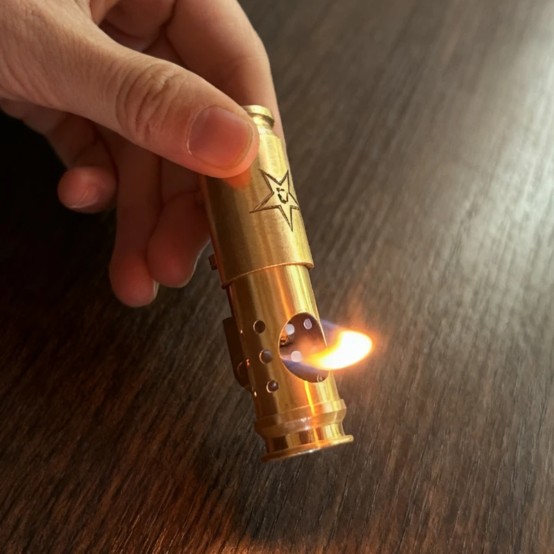 

Тяжелая старомодная ностальгическая керосиновая зажигалка, металлический шлифовальный круг, открытое пламя, ретро, индивидуальная креативная зажигалка, мужской подарок