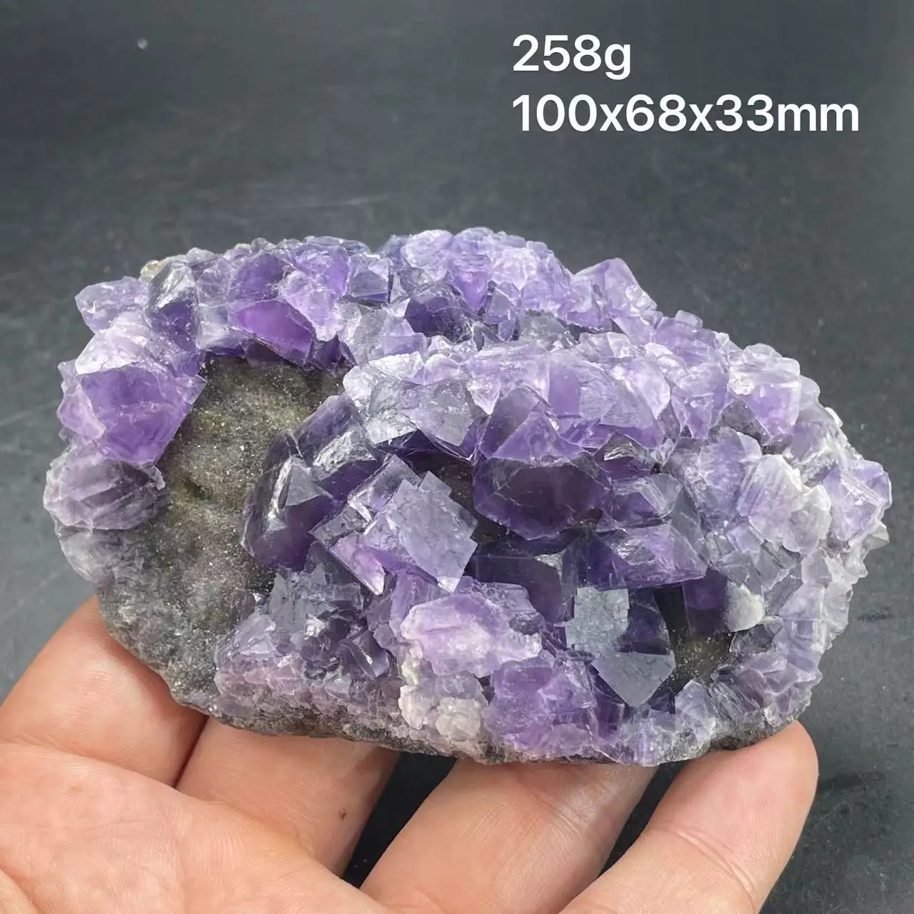 

new! 100% natural purple fluorite and smoky crystal coexisting mineral specimens are derived from Zhejiang province