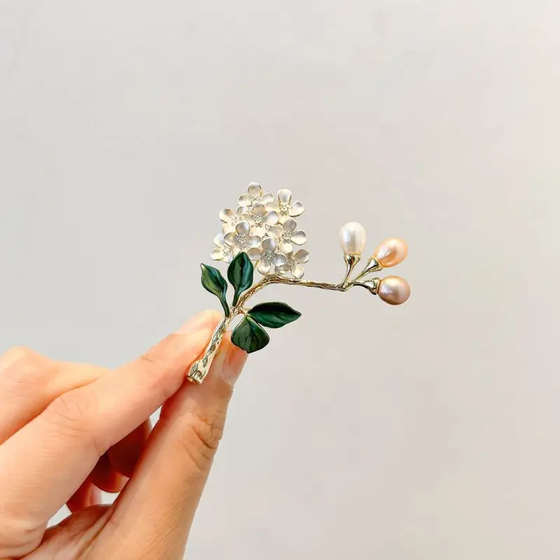 Luxury woman brooches Gardenia Brooch Women brooches for clothing wholesale pins