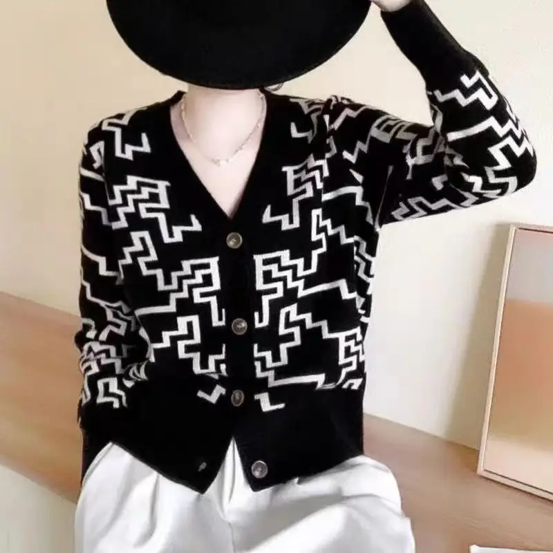 Autumn Winter Women Trendy Vintage Geometric Single Breasted Knitted Cardigan Y2K Female V Neck Long Sleeve Chic Sweater Jacket