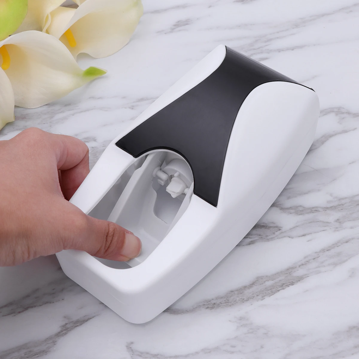 Juego de dispensador de pasta de dientes, soporte para cepillo de dientes, exprimidor automático, capacidad de 5 cepillos, sin residuos, elementos esenciales para el hogar de plástico