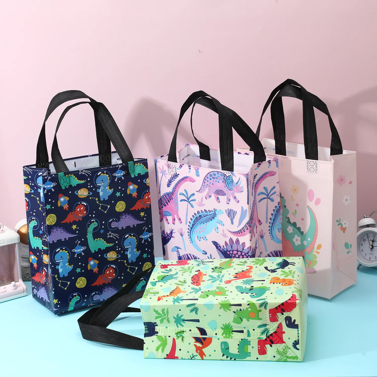 4 pz/set Cartoon Dinosaur Paper Gift Bag con manico Kid Birthday Favor confezione portatile Tote Bag Baby Shower Party Decoration