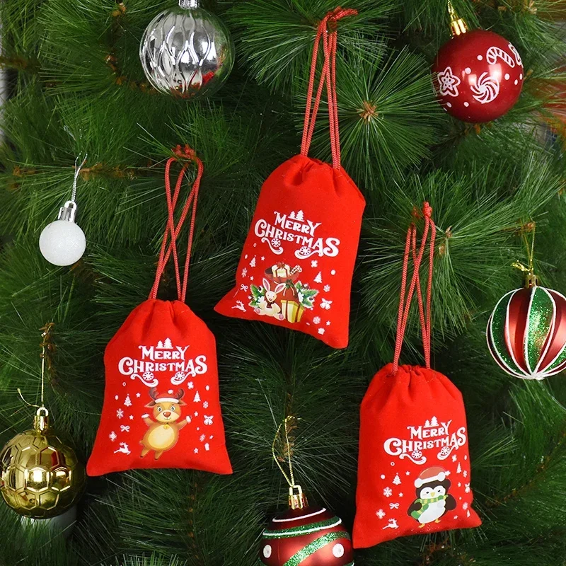 5Pcs/Lot Xmas Patterns Velvet Bags 9x12 15x20cm Small Christmas Candy Gift Bag Drawstring Pouch Boutique Jewelry Packaging Bags