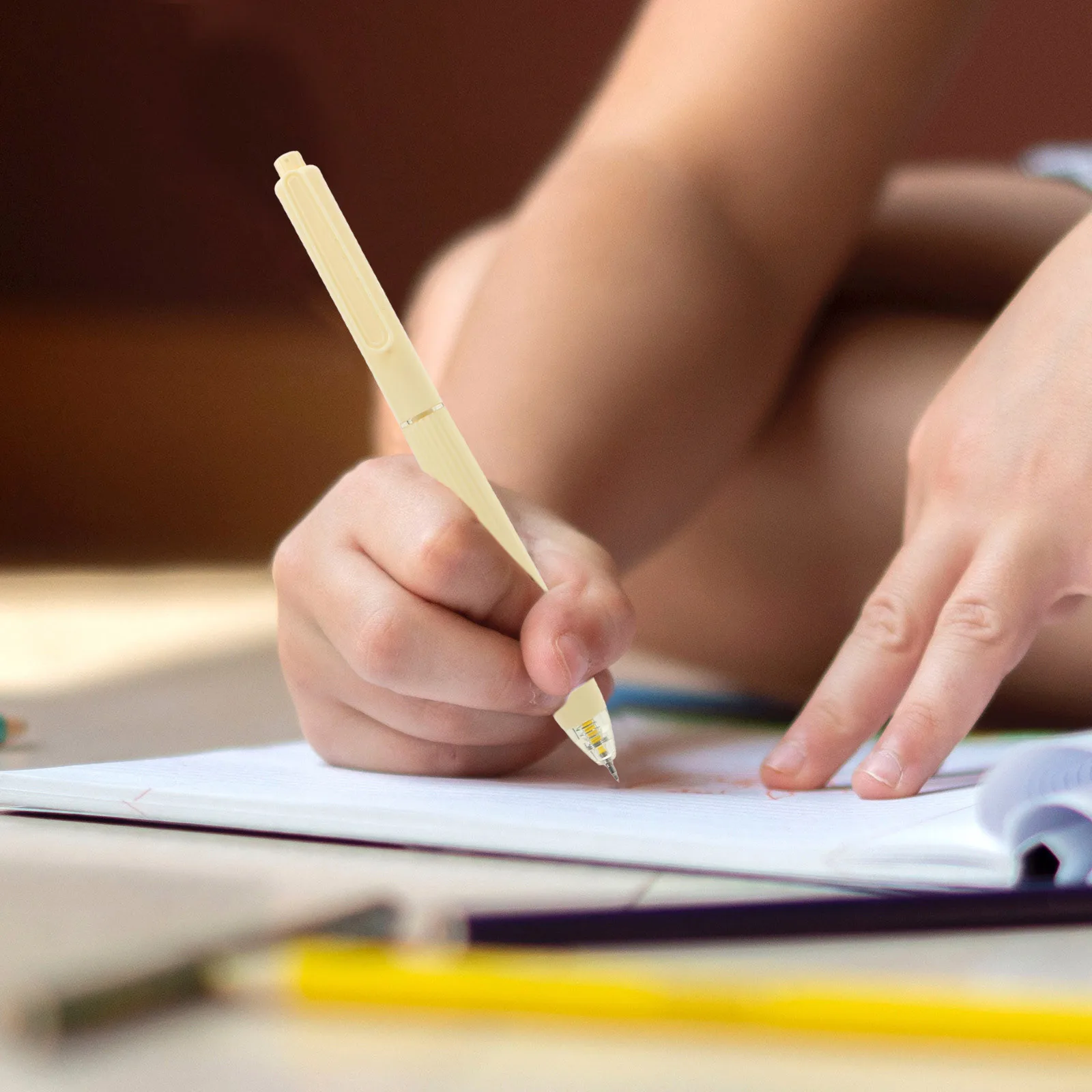 5 قطع من أقلام الكتابة اليدوية ذات طرف رفيع وأقلام جل للكتابة السلسة لتدوين الملاحظات واللوازم المدرسية الجمالية اللطيفة للطلاب