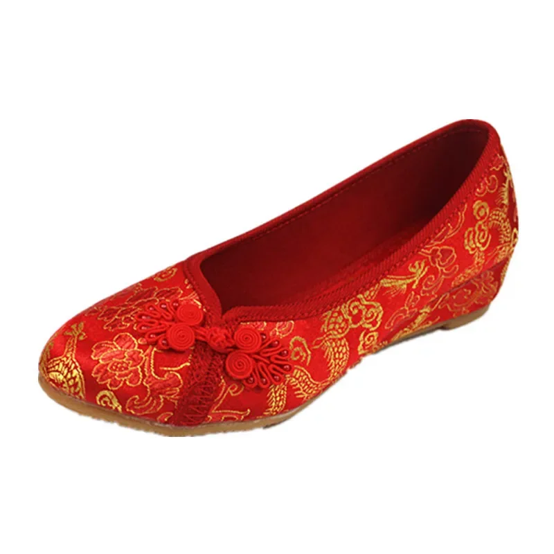 Vintage Chinese Style Women Silk Embroidered Red Wedding Shoes High End Elegant Ladies Comfortable Bridal Flat Shoes