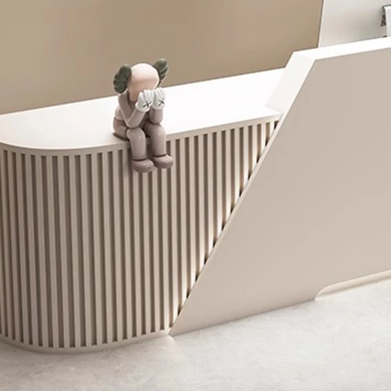 Рисунок 3 - Офисные столы для ресепшн