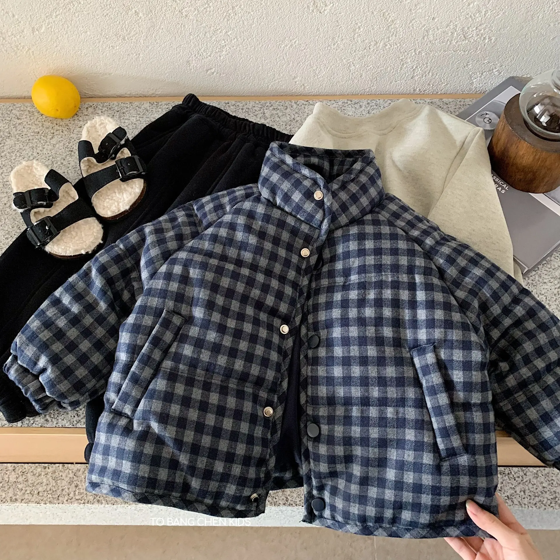 

Children's Cotton Jacket 2025 Winter New Boys' Plaid Thickened Cotton Coat Girls' Winter Outfit
