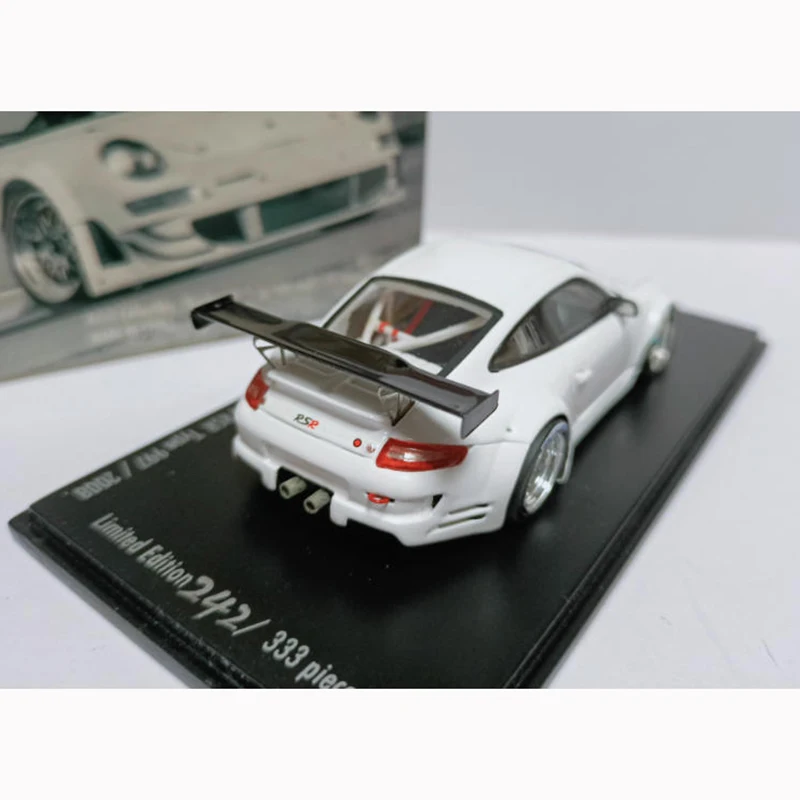 شرارة 1/43 مقياس 911 997 GT3 RS التحمل-Info الراتنج محاكاة نموذج سيارة مجموعة ثابتة زينت هدايا العيد اللعب #2
