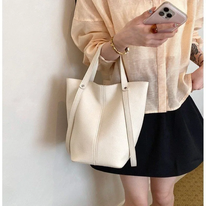 

Classic Paris Fashion Women Bag Elegant Vintage Silhouette Soft Leather Trendy Casual Crossbody Messenger Bag