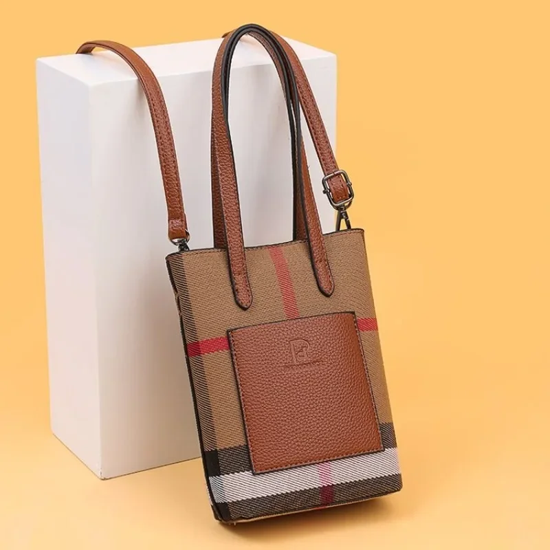 Women's Fashionable Trendy Vintage Diaper Bag Luxury Designer Leather Tote For High-End Commuter And Stylish Minimalist Use