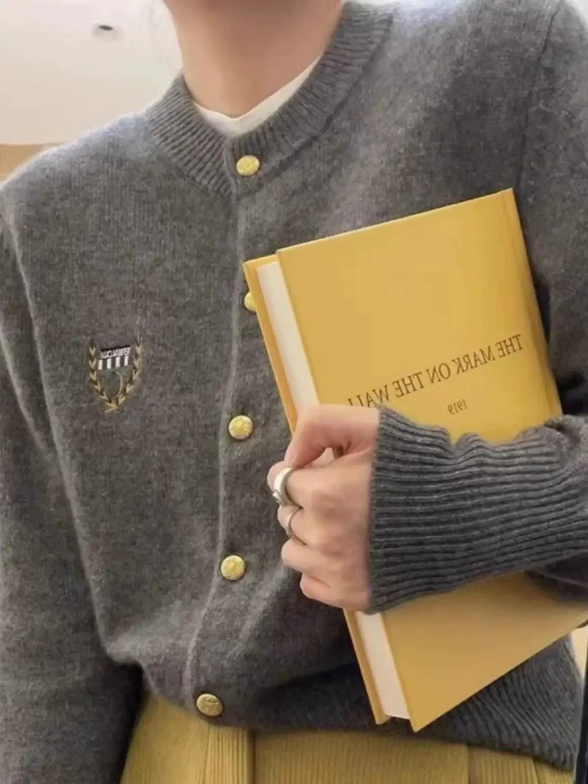 

Женский вязаный шерстяной кардиган на весну-осень 2025 года, с круглым вырезом, на пуговицах, с вышивкой, в корейском стиле