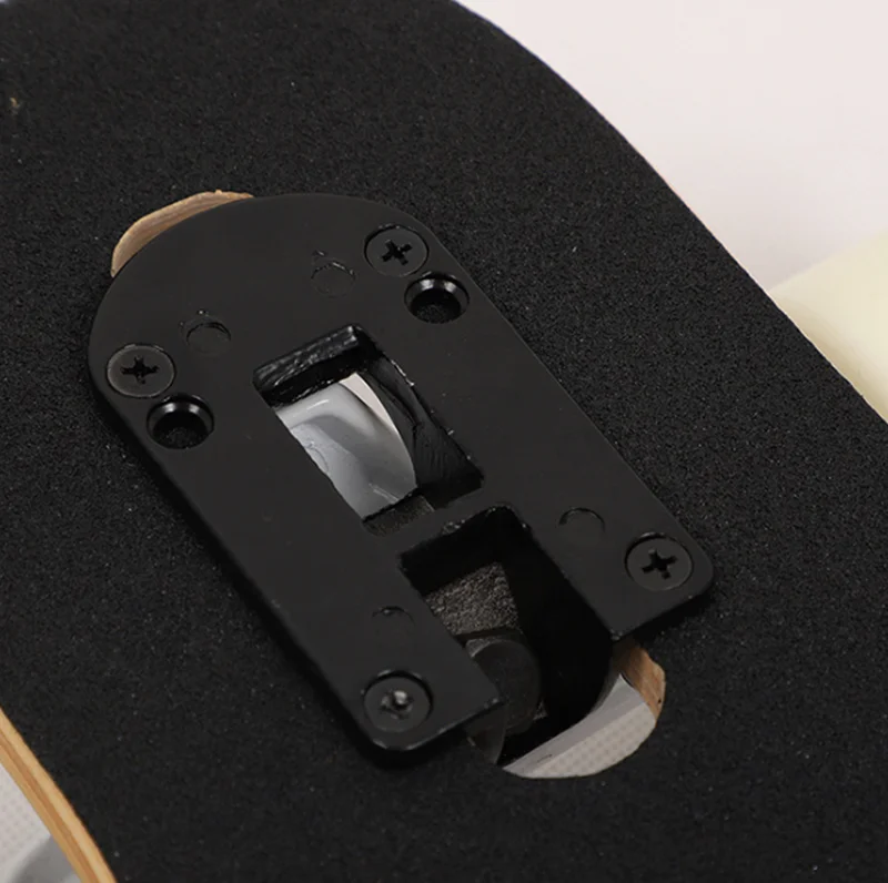 لوح تزلج احترافي للشاحنات عالية الأداء 100% لوح تزلج من خشب القيقب Aeck