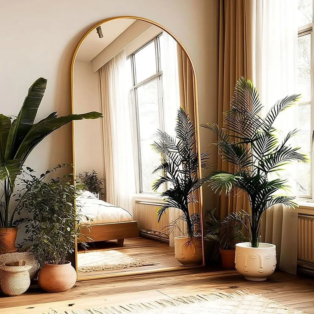 مرآة أرضية كاملة الطول، مرآة قائمة مقوسة كبيرة الحجم مقاس 91 × 46 بوصة باللون الذهبي لغرفة النوم وغرفة المعيشة وغرفة الملابس - أنيقة