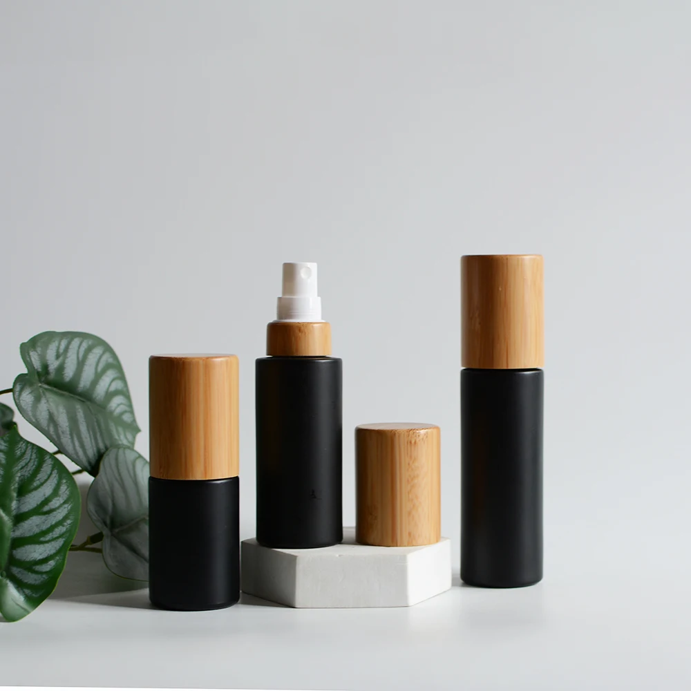 Matte Black Glass Spray Bottle Bamboo Cap Cosmetic Container Perfume Spray Flat Shoulder Lotion Pump Bottles with Bamboo Cap