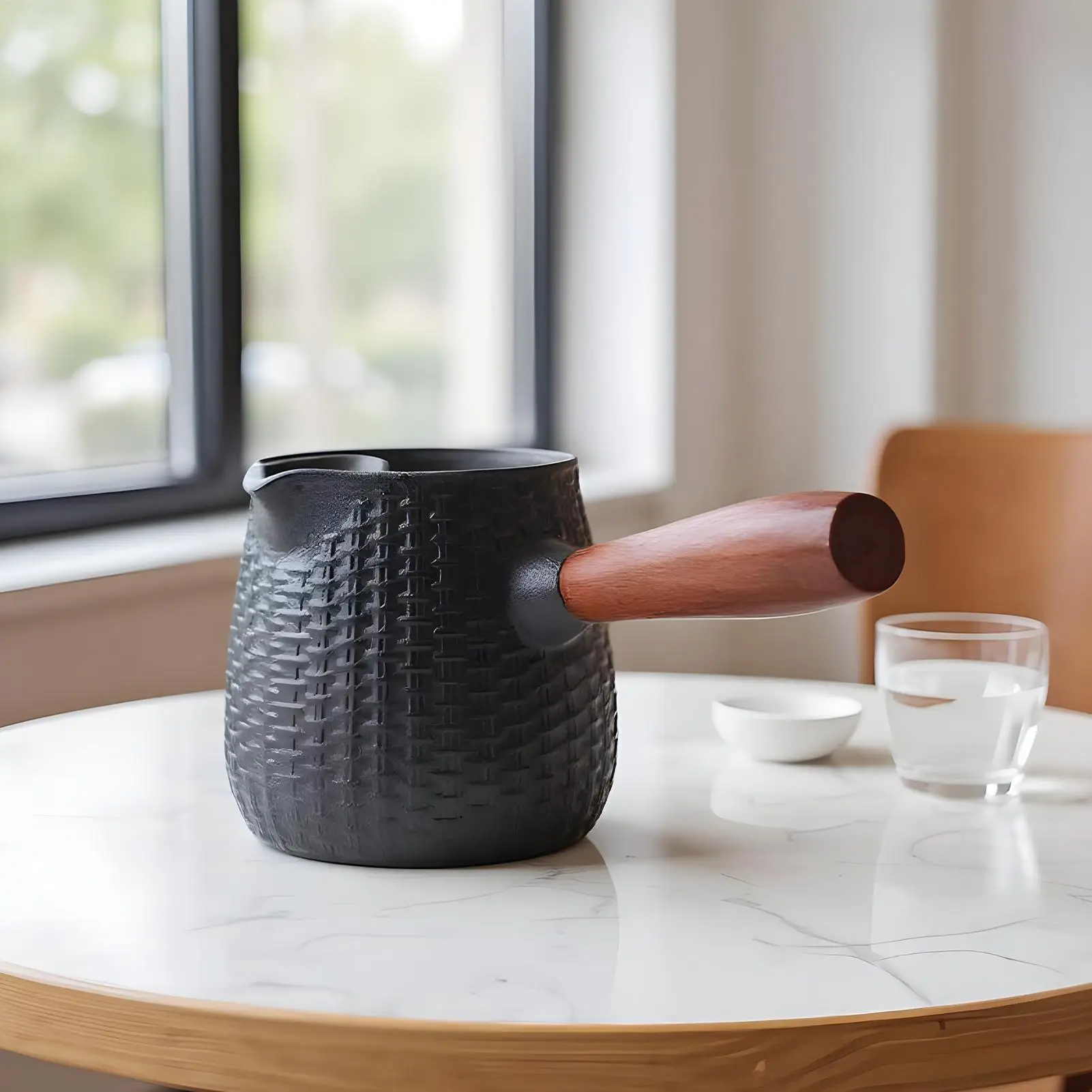 

Cast Iron Teapot 600ml Teapot Warmer Cast Iron Tea Pots with Wooden Handle for Camping Travel Boiling Kitchen Adults Child Beach