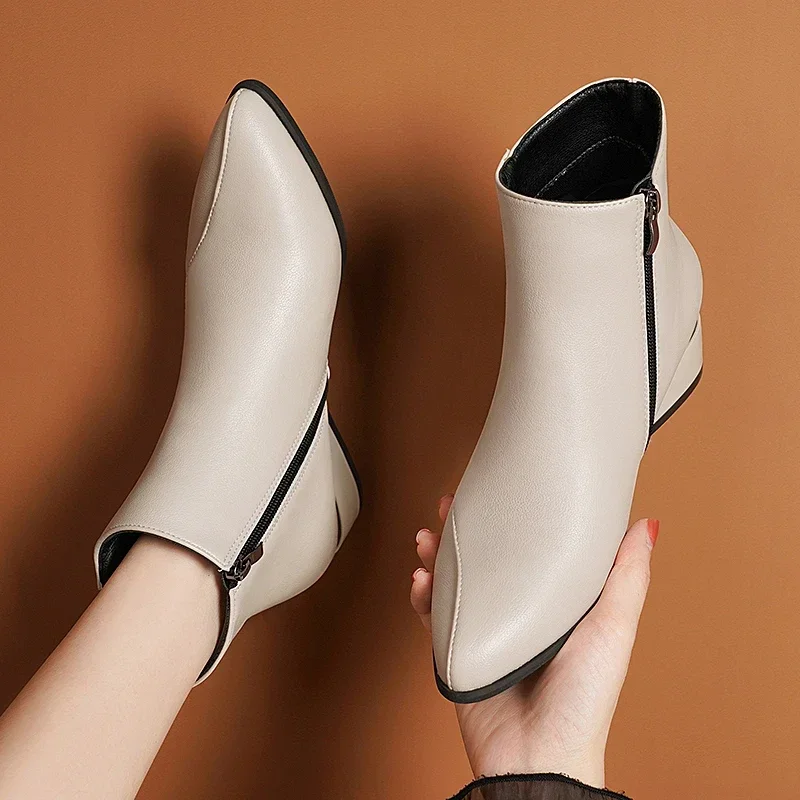 Herbst und Winter 2026 Damenstiefel Britischer Stil Modische Stiefel für Frauen Neue Dickabsatzige Übergroße Modische Kurzstiefel – Detail 9