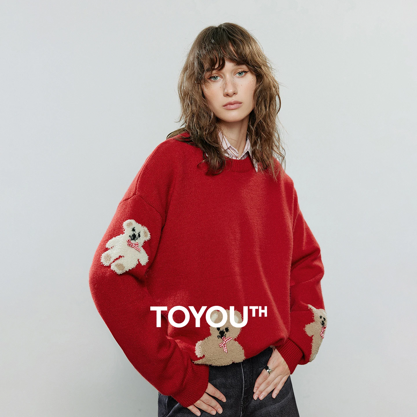 

TOYOUTH женские свитера 2025, новинка зимы, асимметричный молодежный красный мягкий сверхпрочный жаккардовый теплый вязаный топ с медведем
