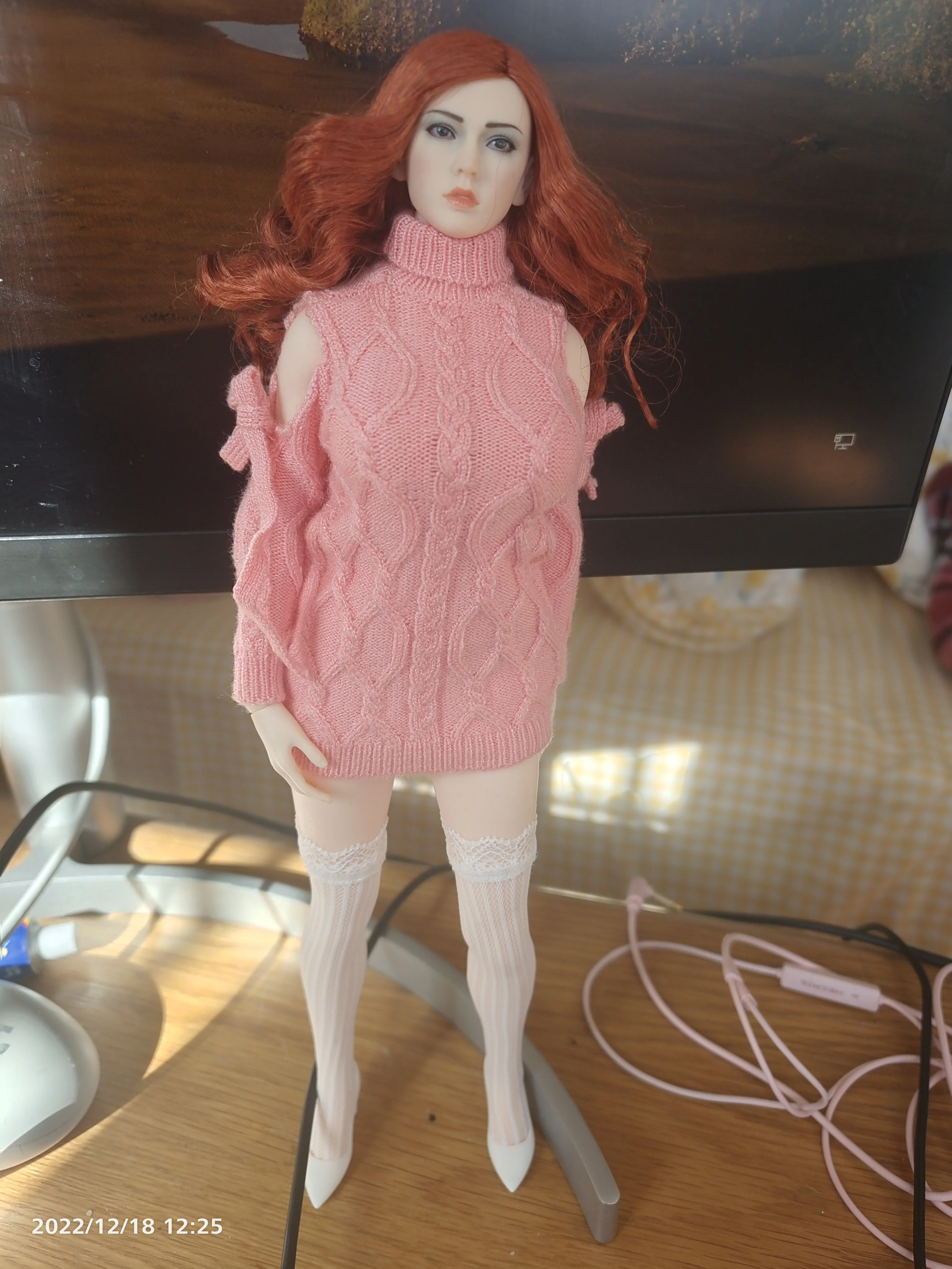 

1/6 Scale female dolls clothes off shoulder sweater pink white brown fit 12'' action figure body model