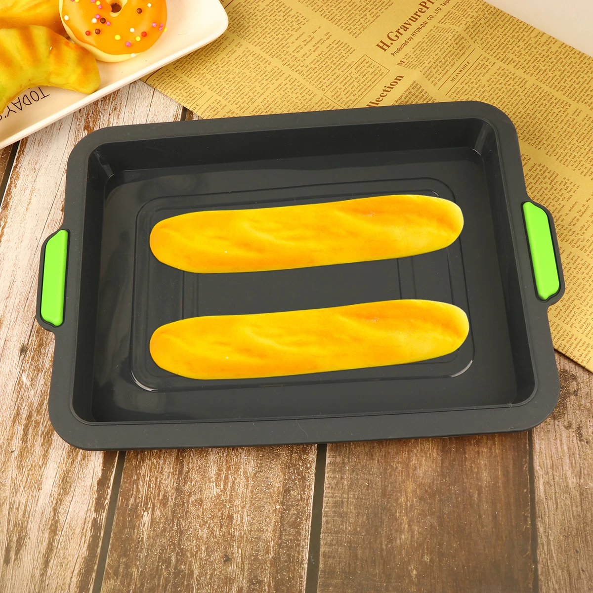 

Baking Plate Silicone Tray Portable Storage Cake Biscuit Bread Baking Tray for Home Store with Handle (Black)