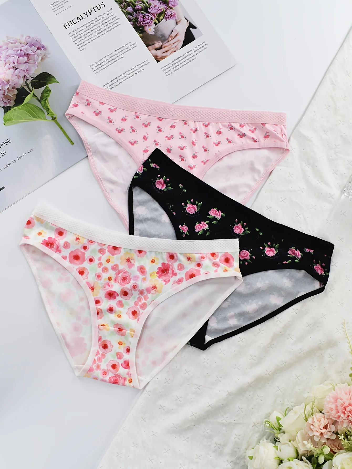 Three pieces of mixed-color flower printed college-style rose boys and girls breathable big boys and girls triangle underwear